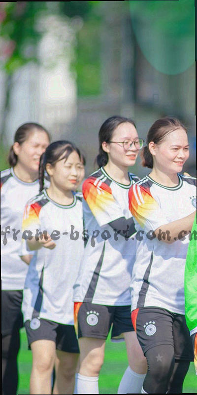 纵向的数据波纹纹理，象征数据流与隐私保护边界